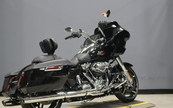 2026 Harley-Davidson Road Glide Vivid Black Chrome Trim