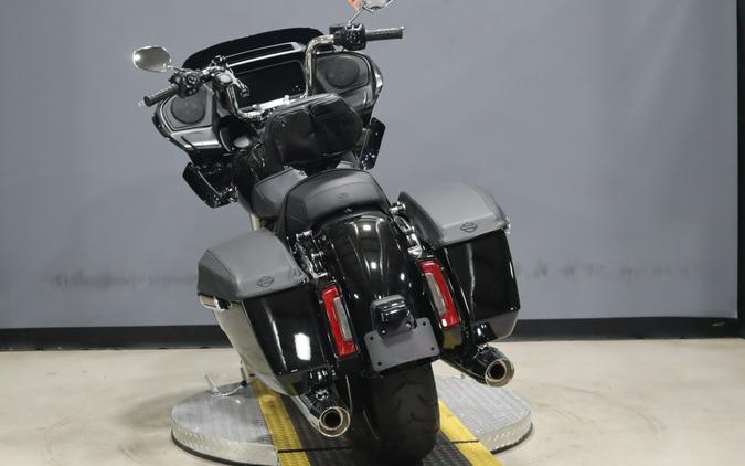 2026 Harley-Davidson Road Glide Vivid Black Chrome Trim