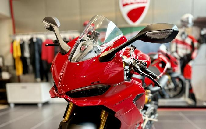 2026 Ducati PANIGALE V2S