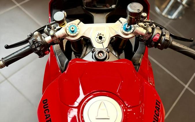 2026 Ducati PANIGALE V2S