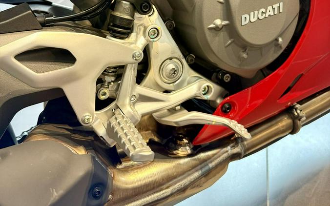 2026 Ducati PANIGALE V2S