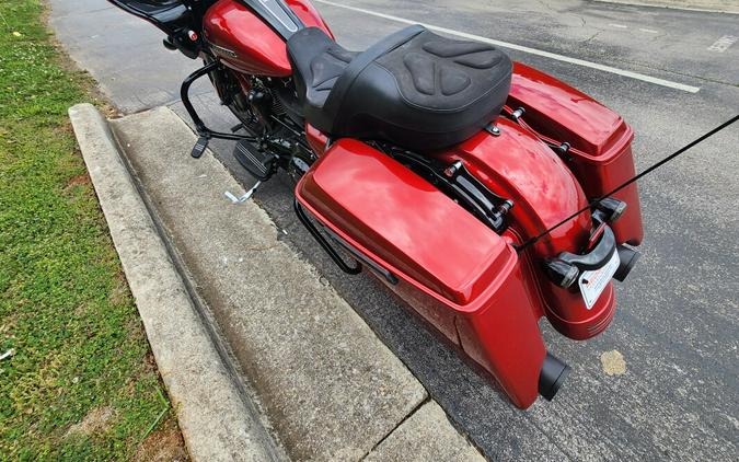 FLTRXS 2018 Road Glide Special