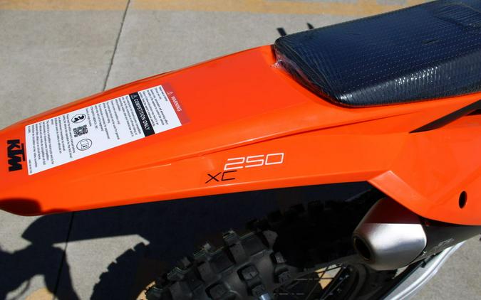 2025 KTM 250 XC