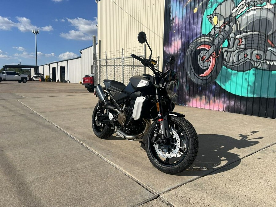 2025 Husqvarna® Svartpilen 801