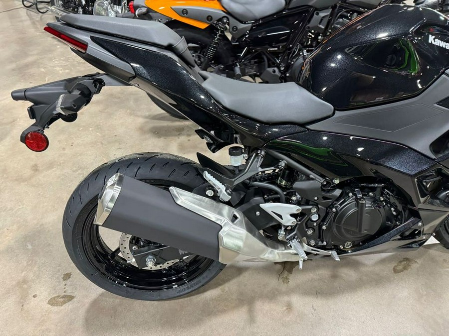 2024 Kawasaki Ninja® 500 Base