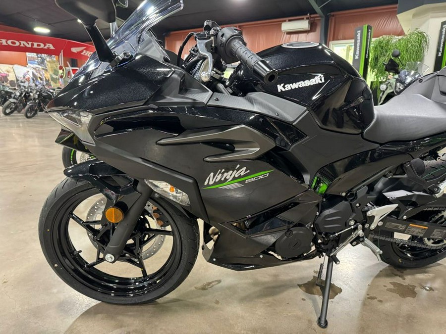 2024 Kawasaki Ninja® 500 Base