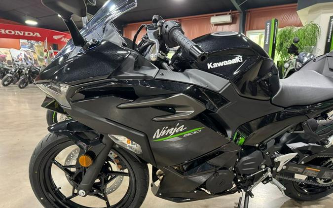 2024 Kawasaki Ninja® 500 Base