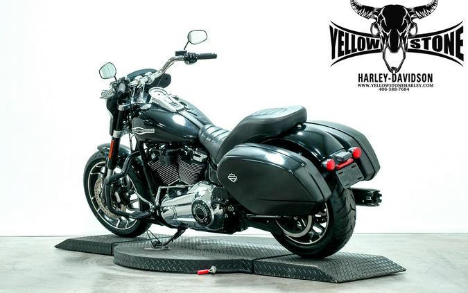 2018 Harley-Davidson® Sport Glide™ Vivid Black