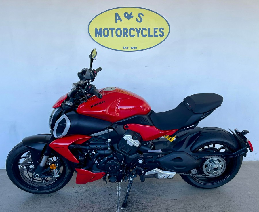 2024 Ducati DIAVELV4