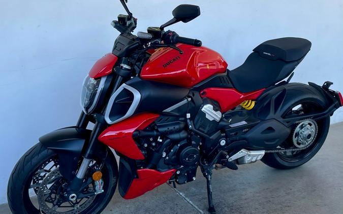 2024 Ducati DIAVELV4