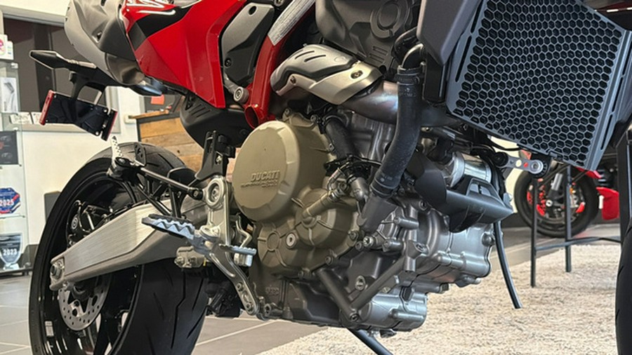 2026 Ducati HYPERMOTARD 698RVE