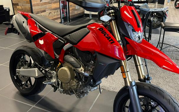 2026 Ducati HYPERMOTARD 698RVE