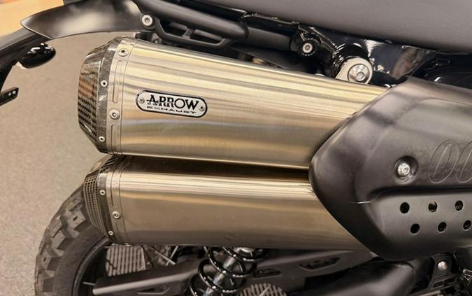 2021 Triumph Scrambler 1200 XC Jet BlackMatte Black