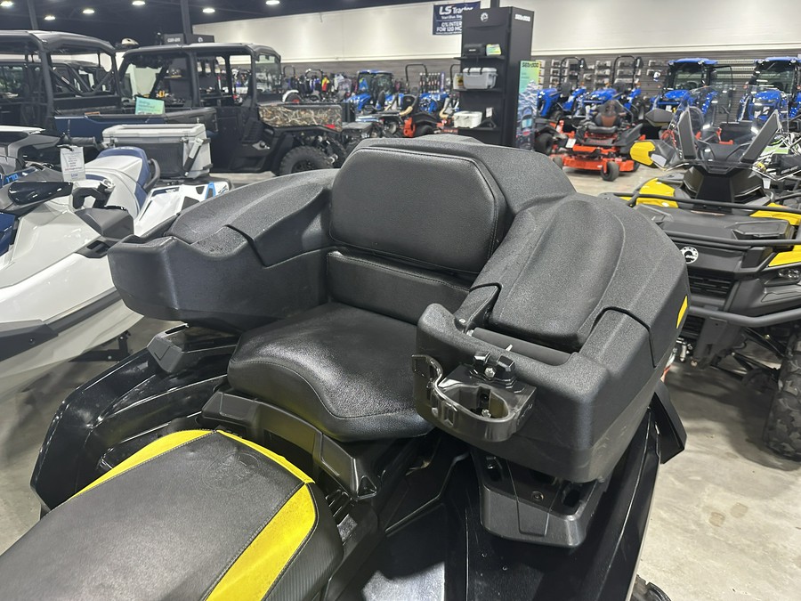 2018 OUTLANDER XMR 1000 - Can-Am