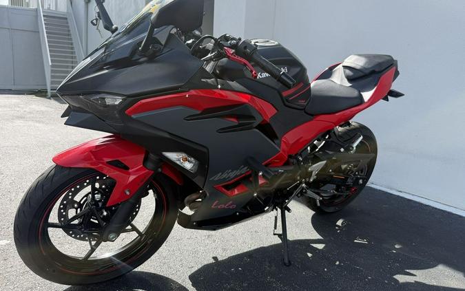 2025 Kawasaki Ninja 500 ABS Passion Red/Metallic Flat Spark Black