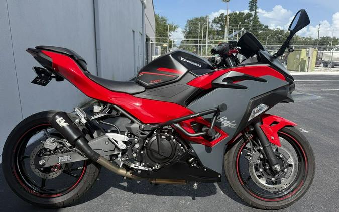 2025 Kawasaki Ninja 500 ABS Passion Red/Metallic Flat Spark Black