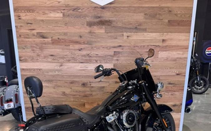 2025 Harley-Davidson Softail FLHC - Heritage Classic