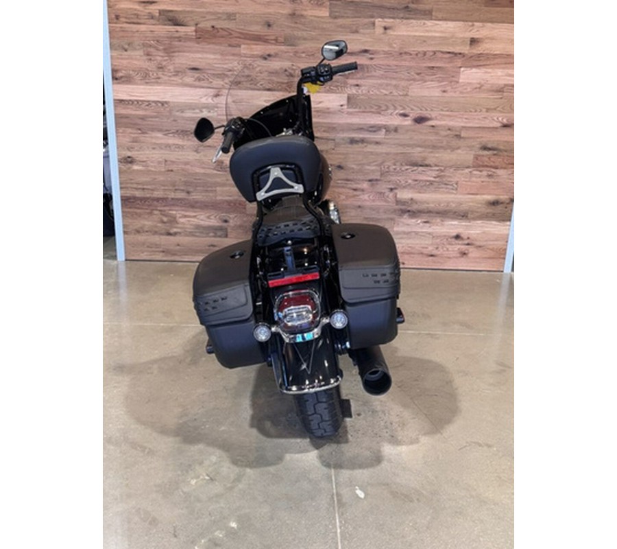 2025 Harley-Davidson Softail FLHC - Heritage Classic