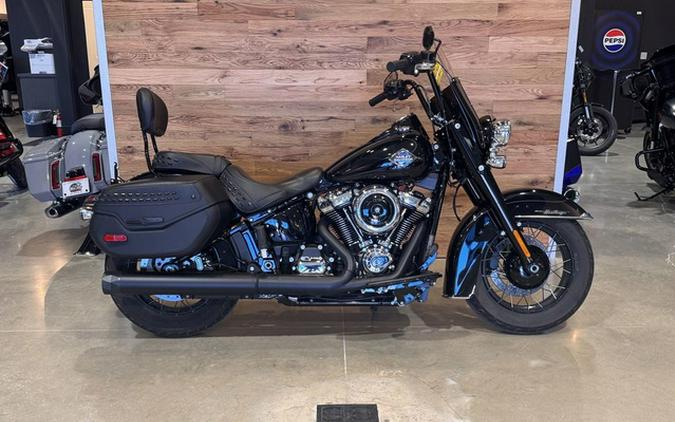 2025 Harley-Davidson Softail FLHC - Heritage Classic