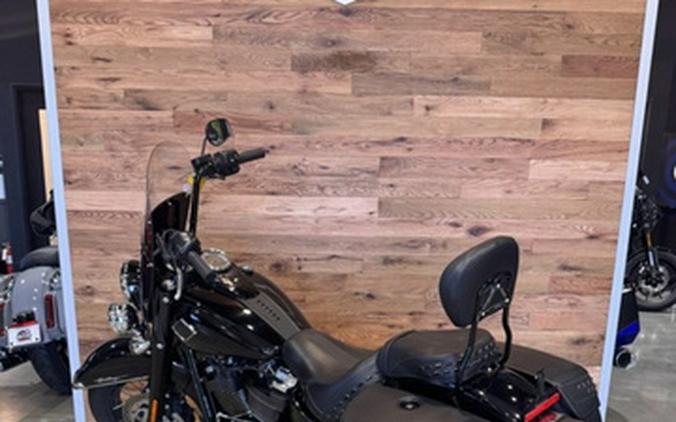 2025 Harley-Davidson Softail FLHC - Heritage Classic