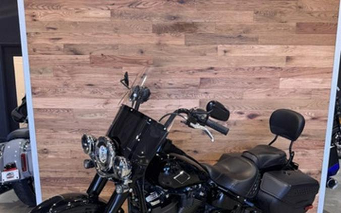 2025 Harley-Davidson Softail FLHC - Heritage Classic