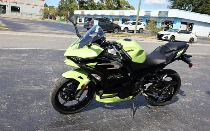 2026 Kawasaki Ninja 500 ABS Metallic Yellowish Green/Ebony SE ABS