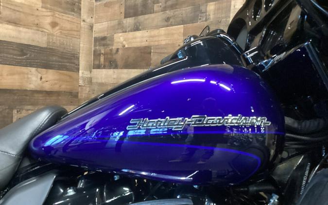 2020 Harley-Davidson Ultra Limited Zephyr Blue/Black Sunglo FLHTK