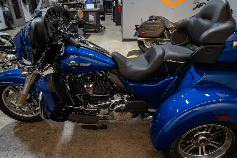 2024 Harley-Davidson Tri Glide Ultra Trike FLHTCUTG