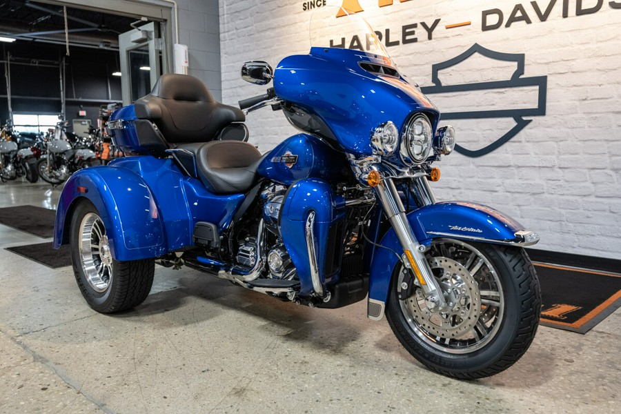 2024 Harley-Davidson Tri Glide Ultra Trike FLHTCUTG