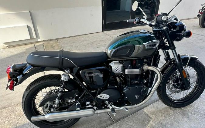 2024 Triumph Bonneville T100 Competition Green/Ironstone