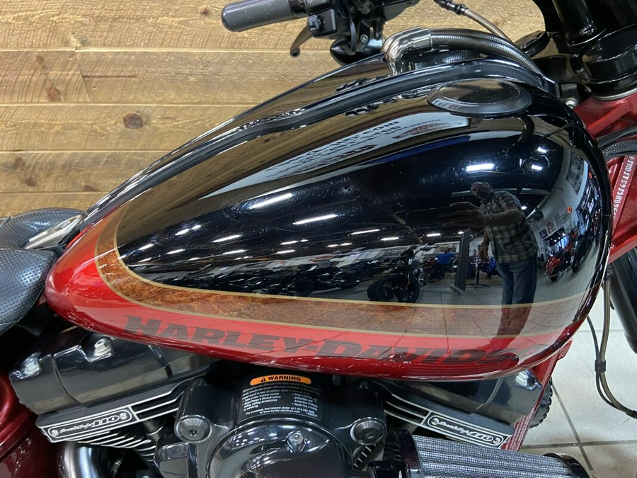 2017 Harley-Davidson® CVO™ Pro Street Breakout® Starfire Pearl/Scorched Apple FXSE