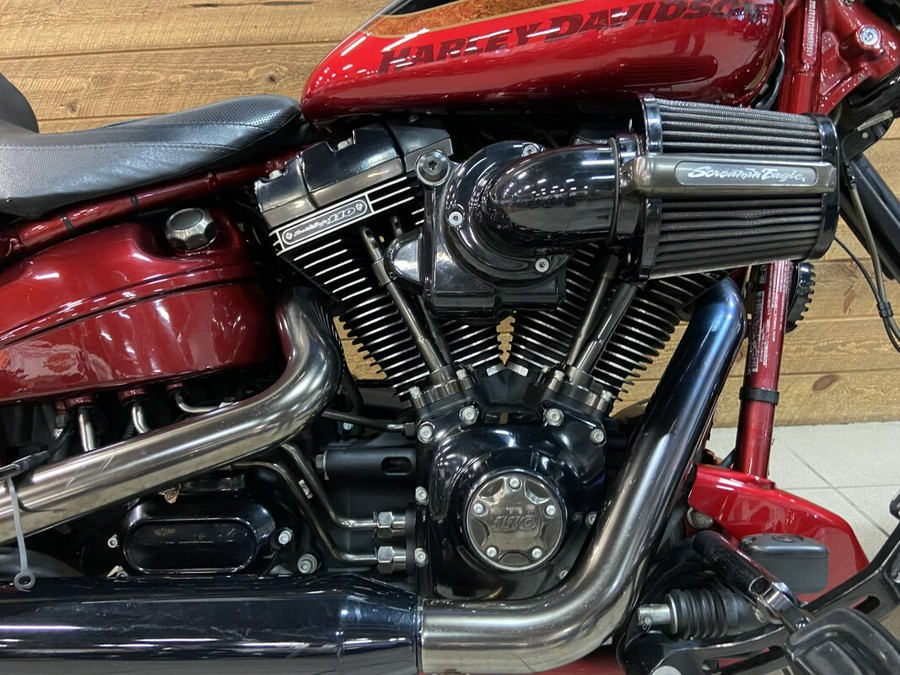 2017 Harley-Davidson® CVO™ Pro Street Breakout® Starfire Pearl/Scorched Apple FXSE