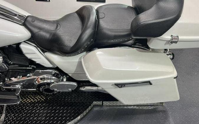 FLTRXS 2017 Road Glide Special