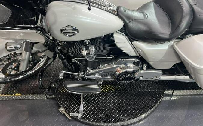 FLTRXS 2017 Road Glide Special