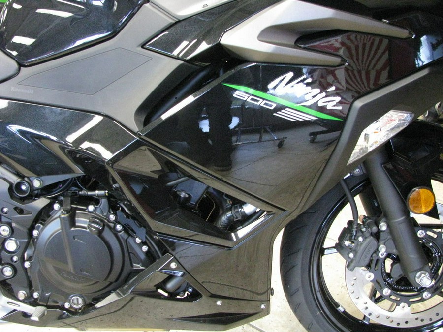 2024 Kawasaki Ninja® 500