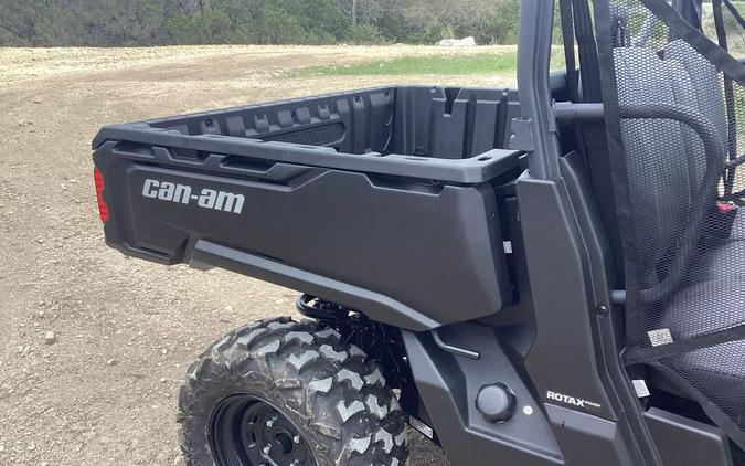 2024 Can-Am® Defender MAX HD9