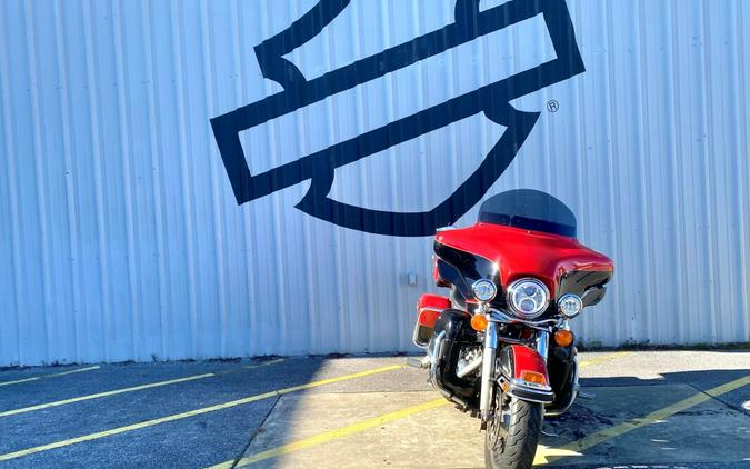 2010 Harley-Davidson® Electra Glide® Ultra Limited Scarlet Red/Vivid Black