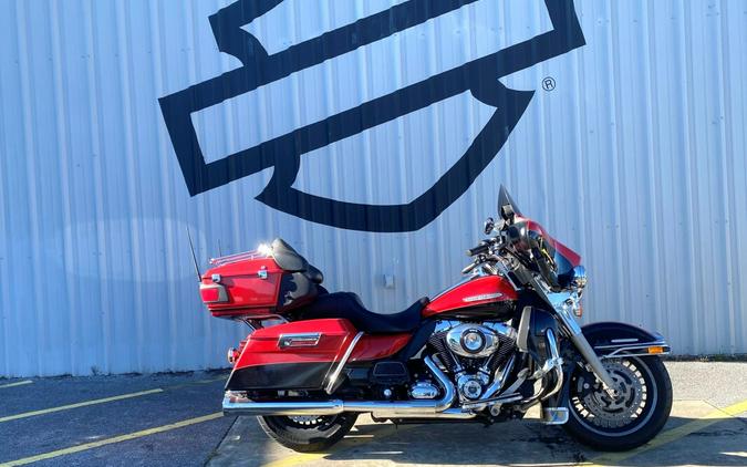 2010 Harley-Davidson® Electra Glide® Ultra Limited Scarlet Red/Vivid Black