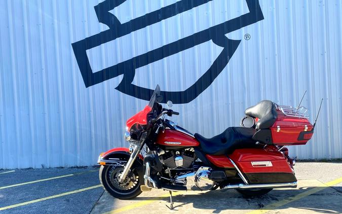 2010 Harley-Davidson® Electra Glide® Ultra Limited Scarlet Red/Vivid Black