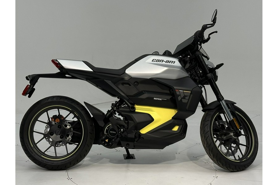 2025 Can-Am Pulse '73 Demonstrator