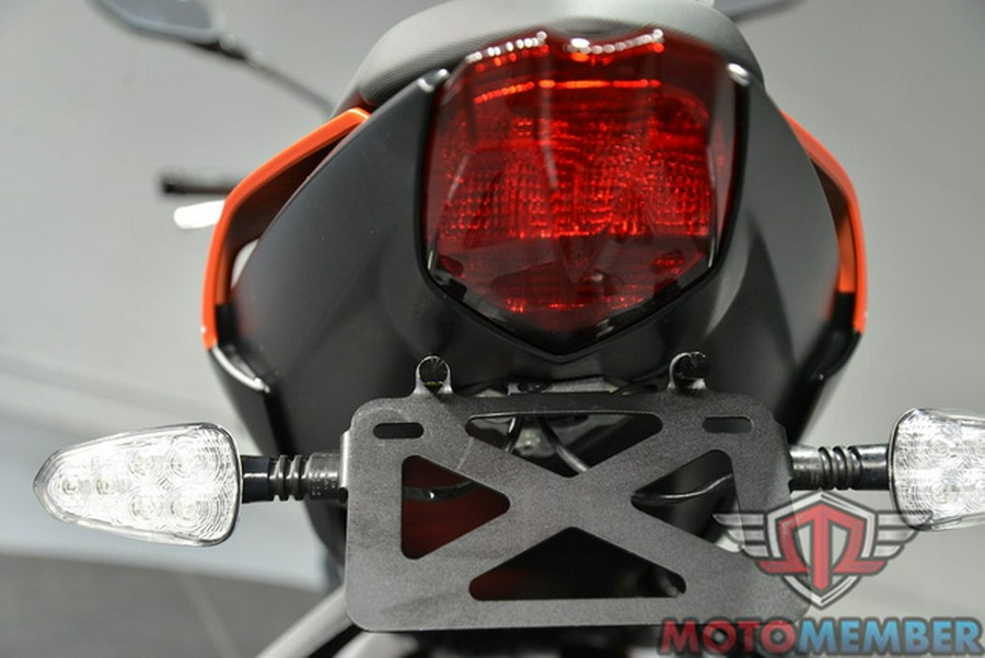 2025 Triumph Street Triple 765 R Matte Baja Orange