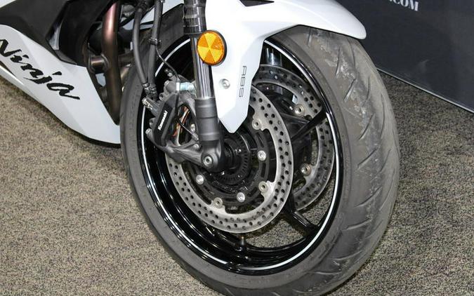 2025 Kawasaki NINJA® ZX™-4RR ABS