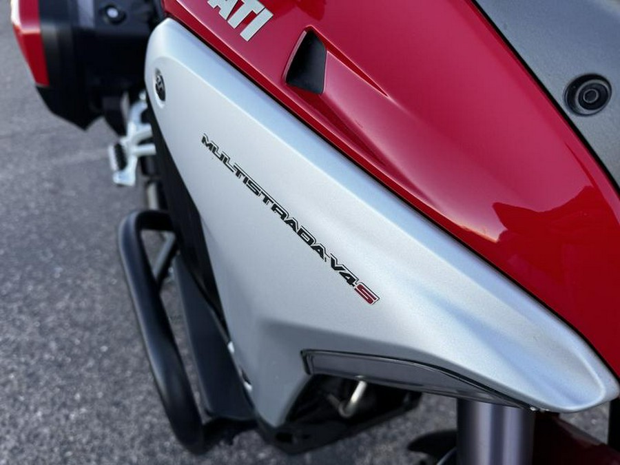 2022 Ducati Multistrada V4S Ducati Red / Alloy Wheels