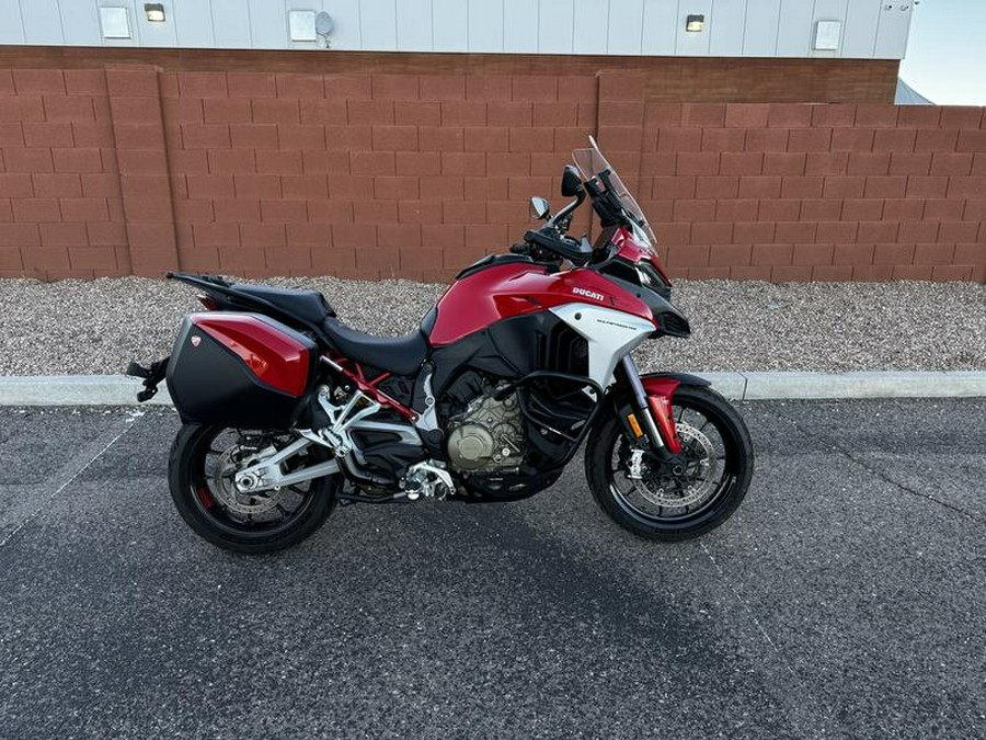 2022 Ducati Multistrada V4S Ducati Red / Alloy Wheels