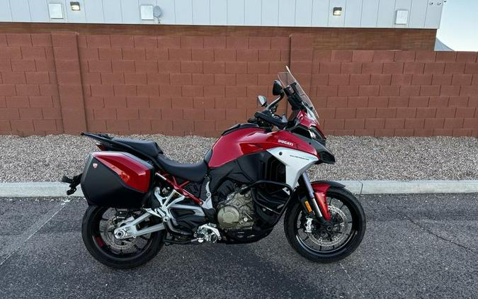 2022 Ducati Multistrada V4S Ducati Red / Alloy Wheels