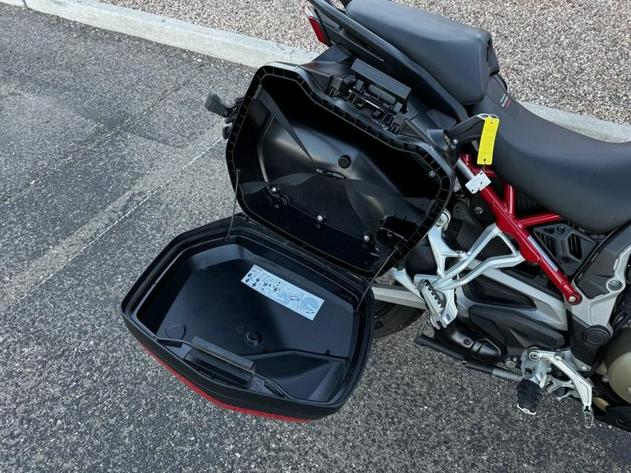 2022 Ducati Multistrada V4S Ducati Red / Alloy Wheels