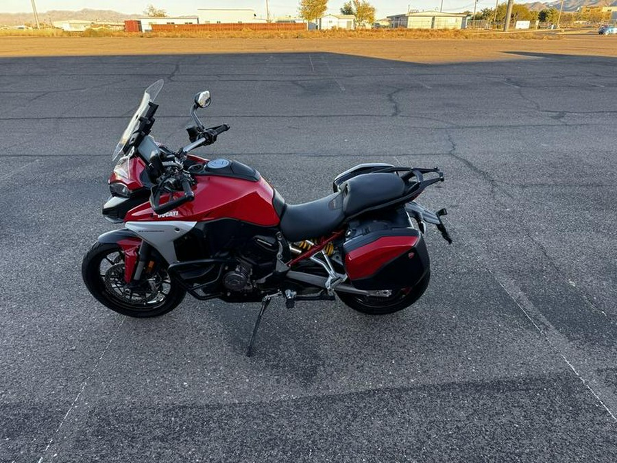 2022 Ducati Multistrada V4S Ducati Red / Alloy Wheels