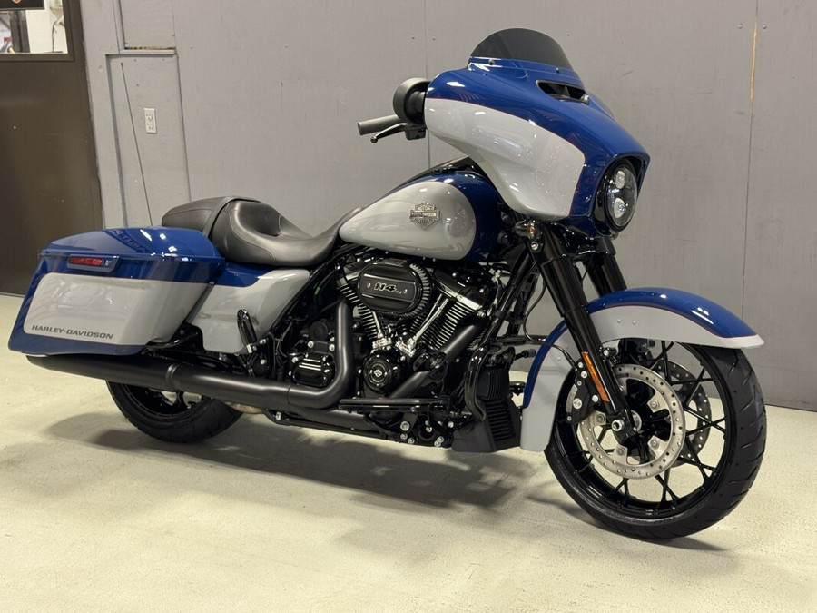 FLHXS 2023 Street Glide® Special