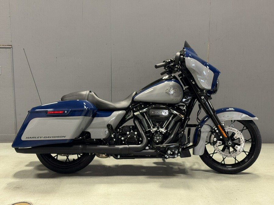 FLHXS 2023 Street Glide® Special