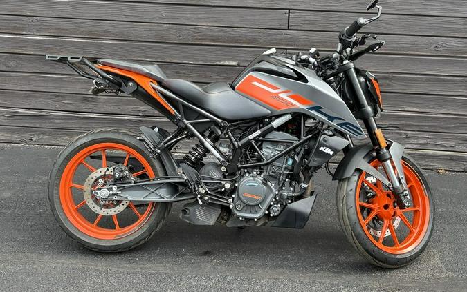 2023 KTM 200 Duke